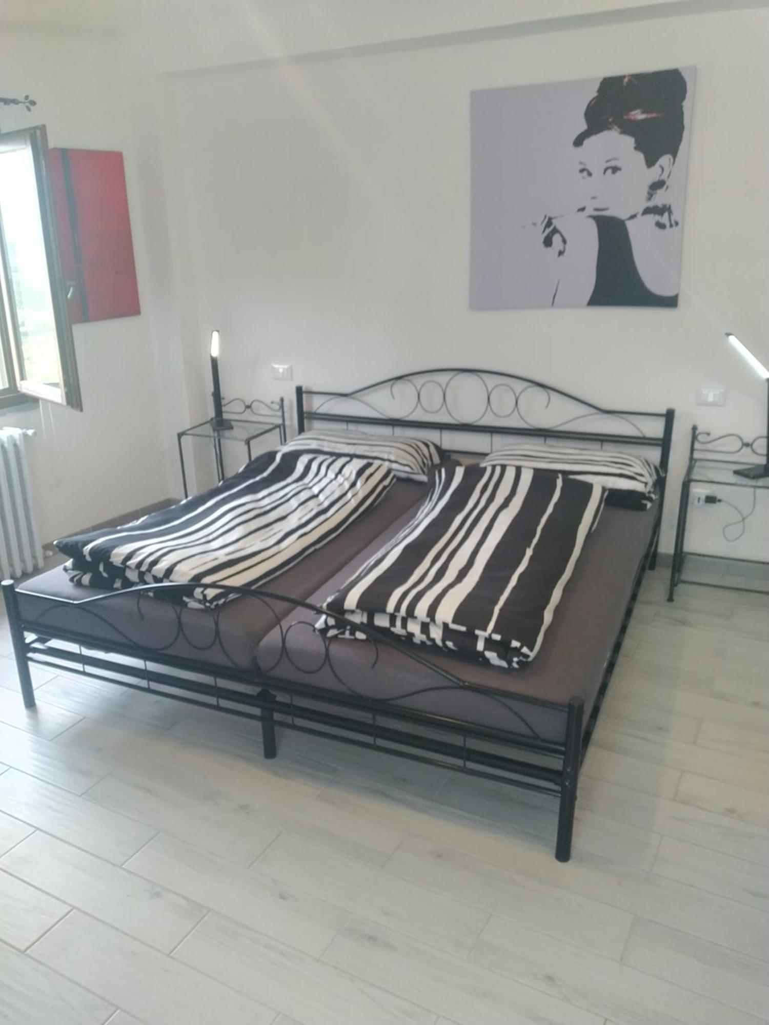 Casa Doris Apartment Montabone Phòng bức ảnh